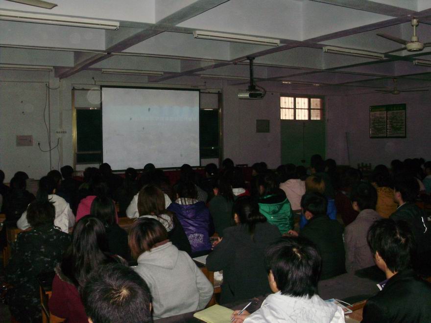 鹿邑<em>德源</em>职专组织收看全国中等职业教育教学改