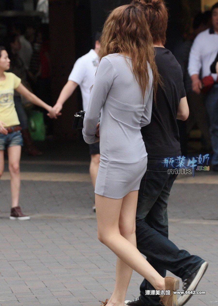 街拍美腿<em>妹妹论坛</em>图片