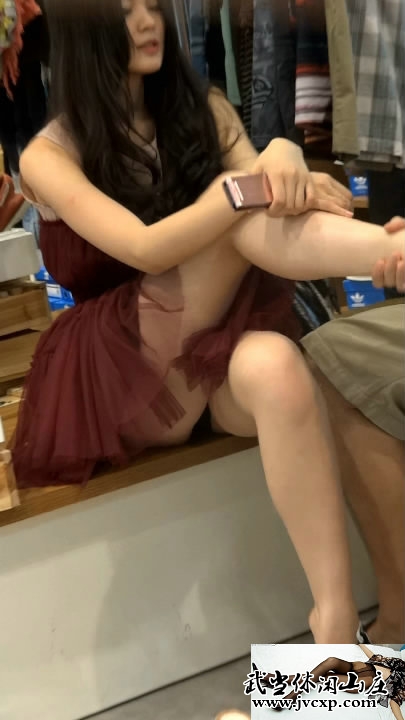 街拍的齐b小短裙