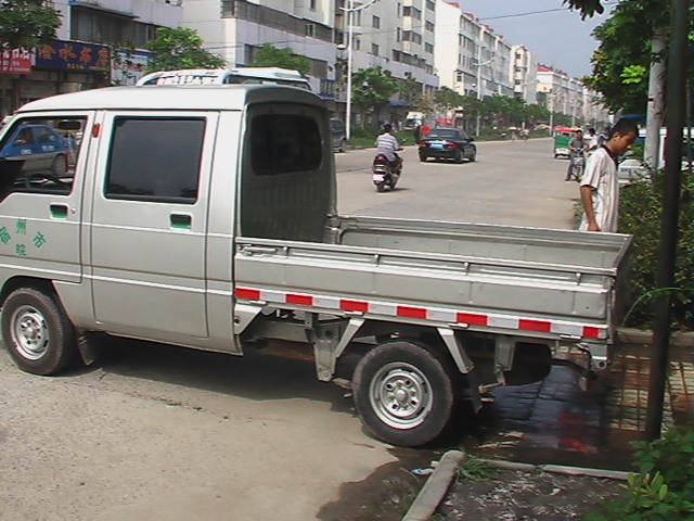 急卖五菱双排小货车——实用、经济、高效的选择