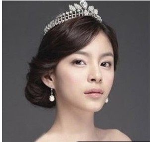 韩式简约新娘发型清新脱俗