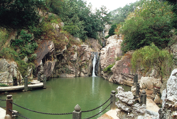 天心洞风景旅游区 相关机构:南安在线 关 键 词:天心洞风景区,南安