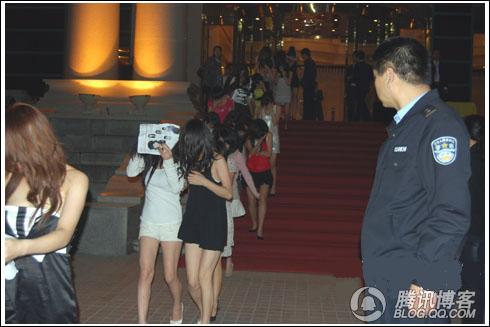 主题: 西安一黄窝一次查获上百陪侍女