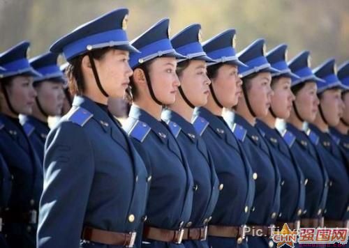 <em>2009年国庆阅兵女兵</em>训练图