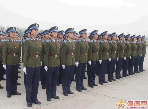 <em>2009年国庆阅兵女兵</em>训练图_百姓说事_来凤论