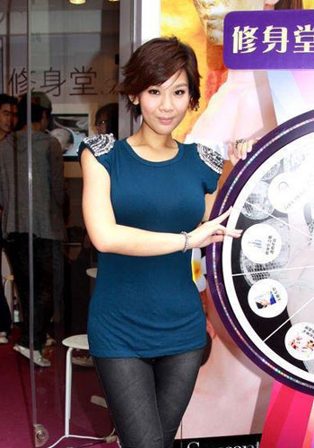 <em>肥姐女儿</em>郑欣宜减肥前后<em>照片</em>惊人大对比_内乡