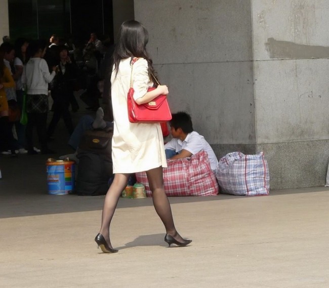 广元火车站看起来养眼的美女