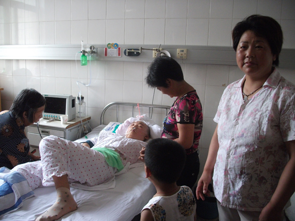 如东车祸18岁<em>女孩,寻求帮助</em>(附图片)_灌水杂谈