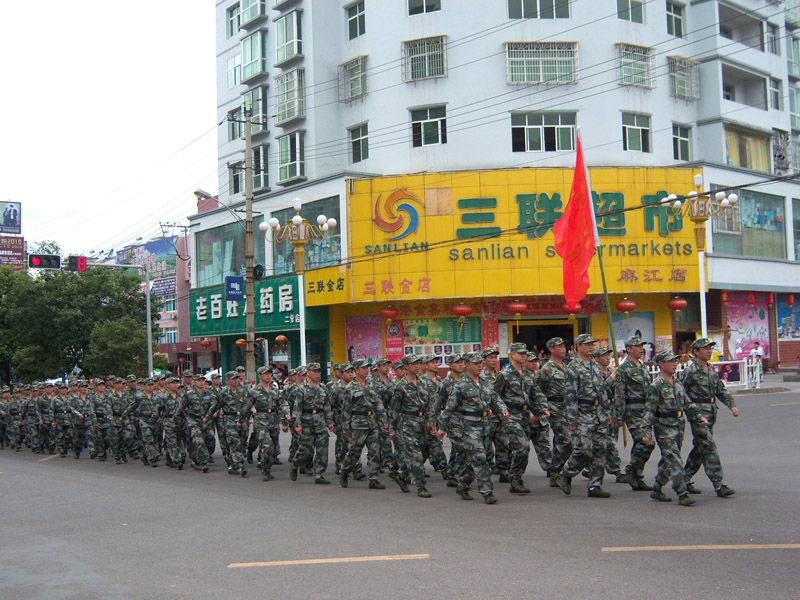 麻江县城的八一"钢铁长城"!(全程报道)