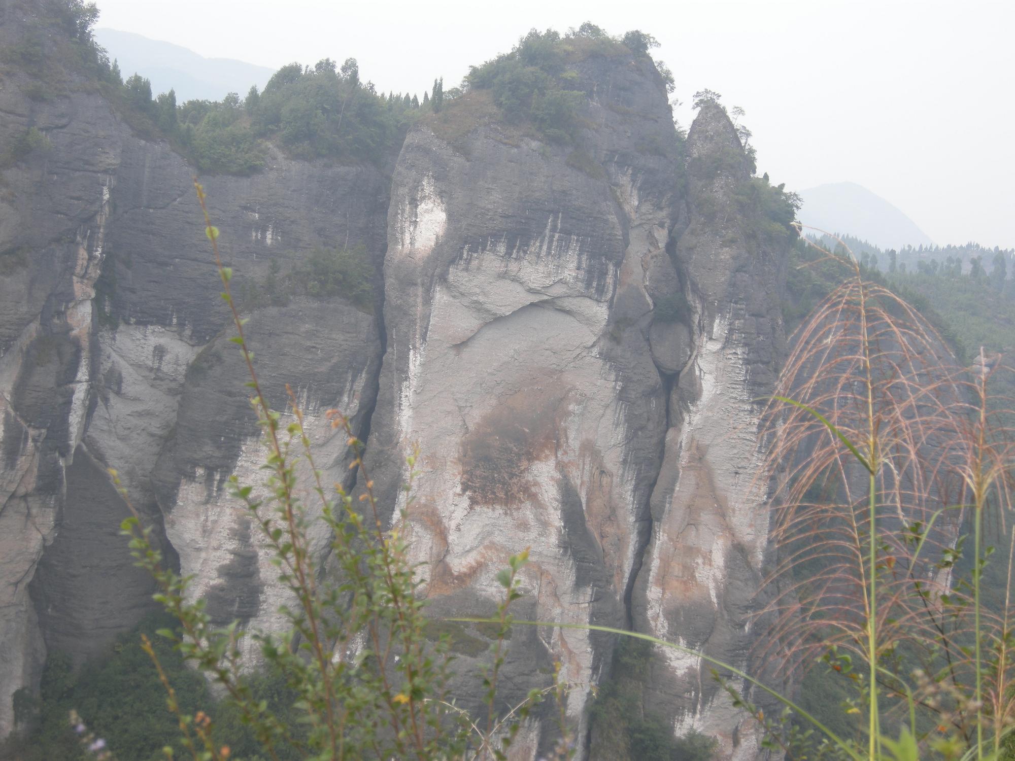 务川九天母石寨,为什么叫"母石,看图就明白.