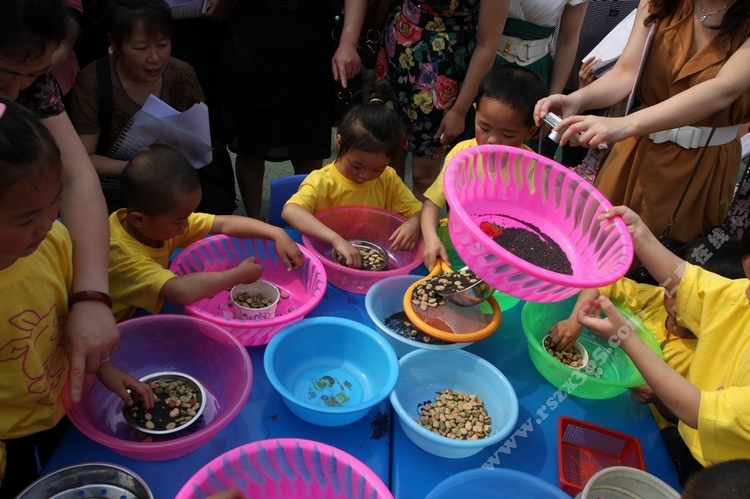 实拍龙马幼儿园游戏课(多图上传)