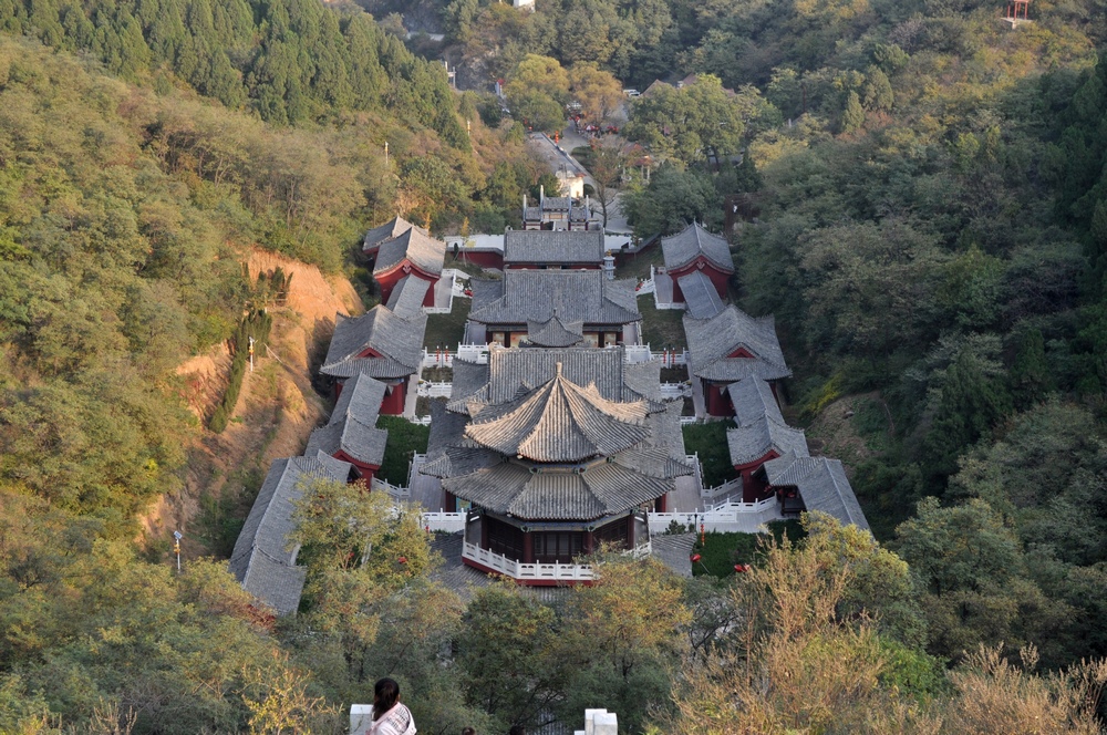 邹平鹤伴山