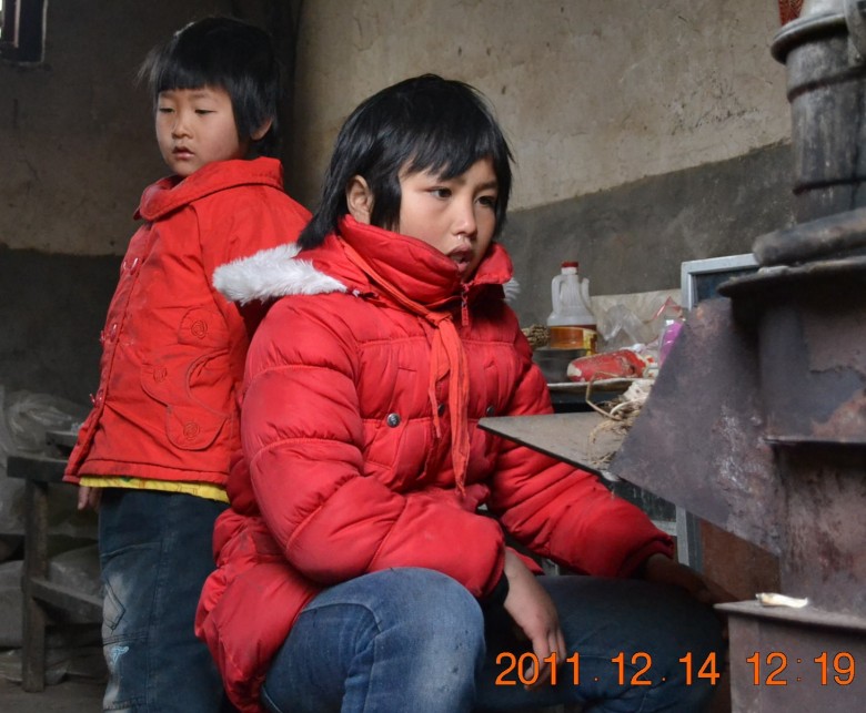 用镜头真实记录山区贫困学生的一天_人和义工