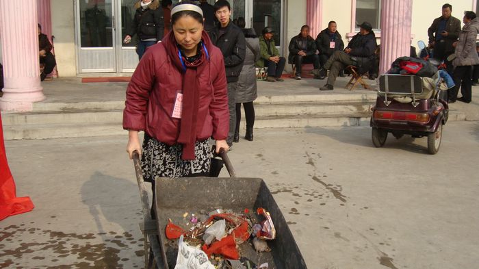 人和义工(原兖矿义工二团)走进唐村敬老院_人