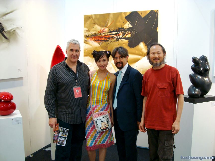 <em>女儿给</em>画家<em>父亲</em>当模特(视频)