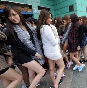 [<em>贴图</em>]<em>台湾</em>少女发起无裤日 一路引男士围观_