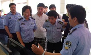 鄄城网友进进警营