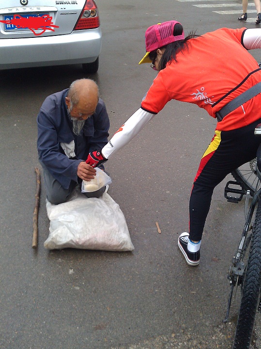 爱心骑友-人间真情无处不在_邹城话题