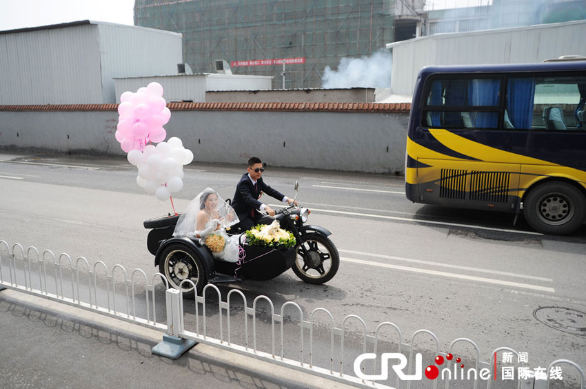 北京80后的另类婚车(高清组图)