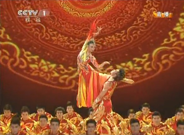  春晚 微直播:《 龙凤呈祥 》精彩舞蹈场面恢宏 _