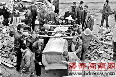 安溪县湖头镇一古墓,墓主是<em>李光地</em>侄子_安溪生