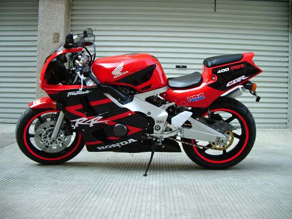 出售全新摩托车:本田cbr400rr(4380元)