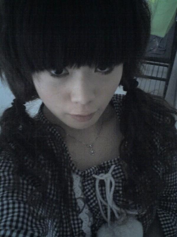 本人学过化妆,化妆品销售有4年的经验_张楠求