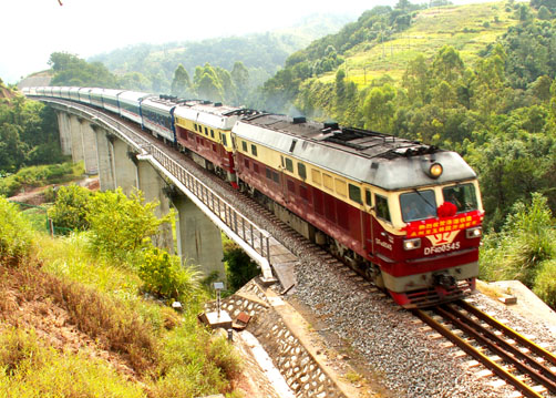 第一列客运火车经过藤县,藤县热点,藤县在线