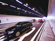 中国大陆第一条海底隧道建成通车