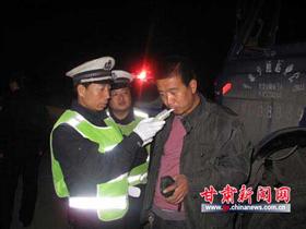 ��Ἵ�����ǿ��ǰ��·���죬�鴦�ƺ��ʻ4��