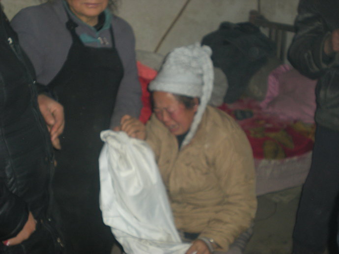 发生在镇雄塘房的惨案,4个孩子死亡为哪般?,镇