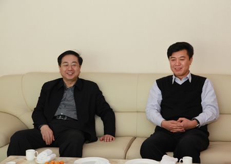北京军区司令员<em>房峰辉</em>亲切会见咸阳市委书记千