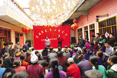 威信3农民筹办最小菜花节<em>山歌</em>赛 <em>镇雄</em>兄弟前去