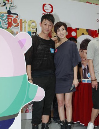 <em>林峰</em>称艳照已过去 佘诗曼从不拍亲密照_随州娱