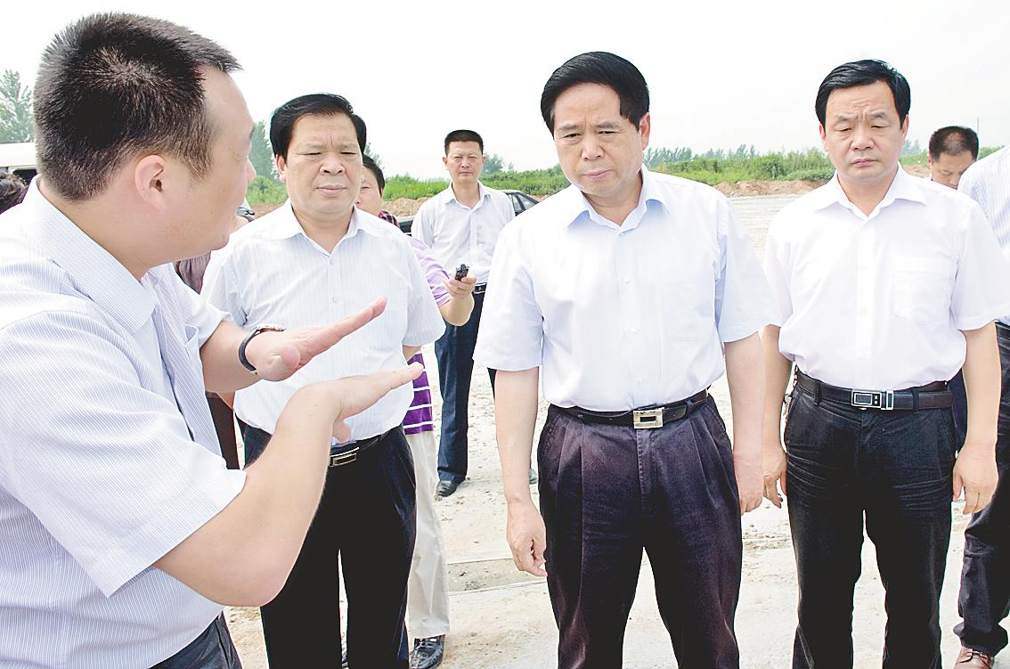 <em>漯河</em>西城区石武高铁<em>漯河</em>站站前广场硬化任务已