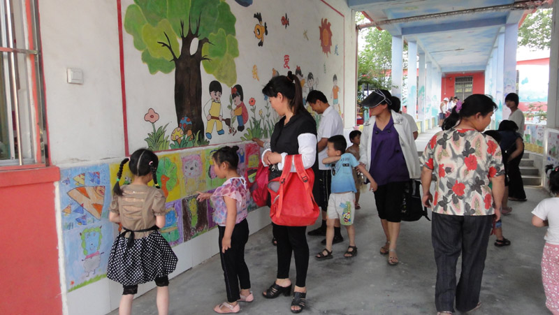 邹城市城前镇中心幼儿园举办"庆建党,迎国庆"幼儿画展