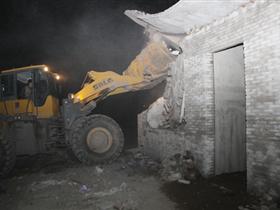 我县依法拆除黑龙关镇岔上村三处违法占地建筑
