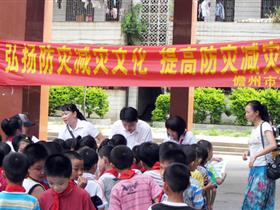 市气象局进校园宣传防灾减灾知识