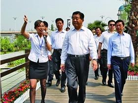河滩地变湿地公园 市民享受绿色成果