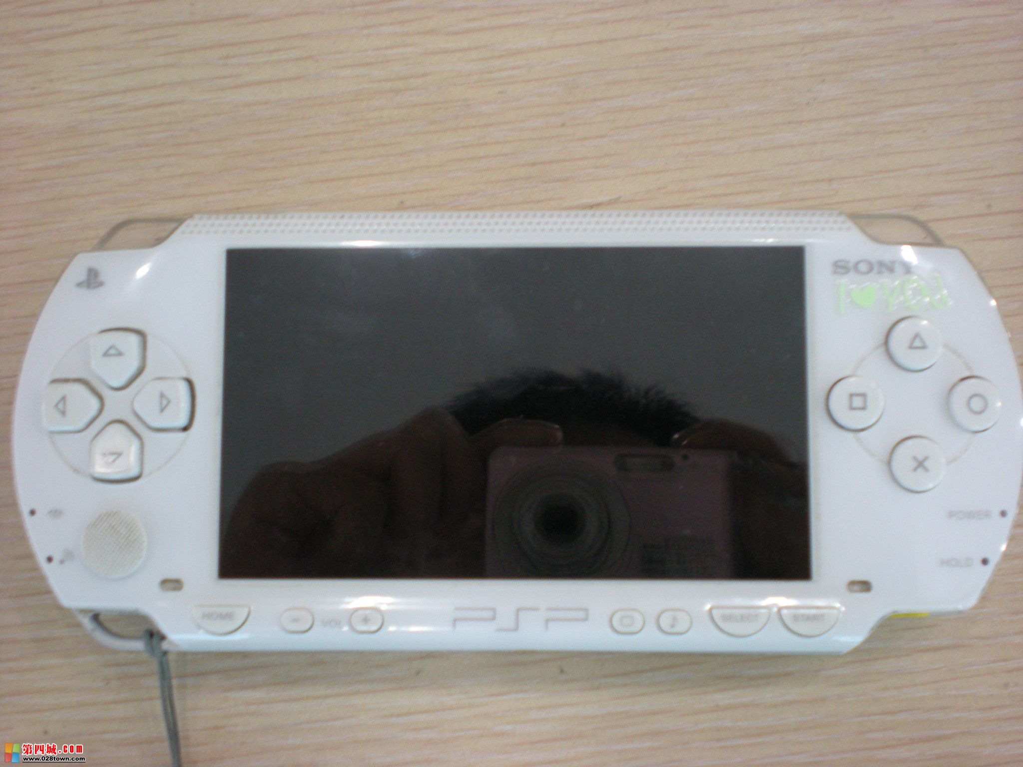 白色八成新psp1000游戏机 卖800