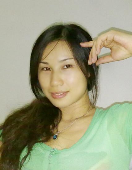 曾瑶(女,35岁)