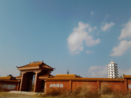 将以文笔塔为中心,挖掘和展示师宗人文景观,建设师宗文笔山主题公园