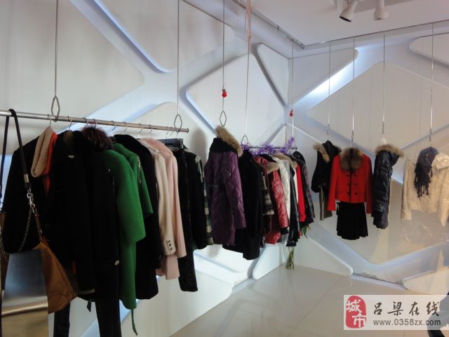 离石<em>迪赛</em>尼斯<em>女装</em>专卖店黄页画册